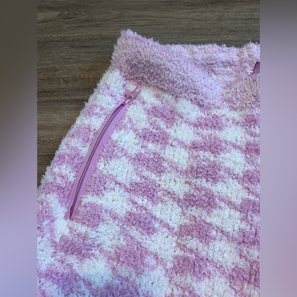 SKIMS Pink and White Pajama Set - Picture 12 of 15